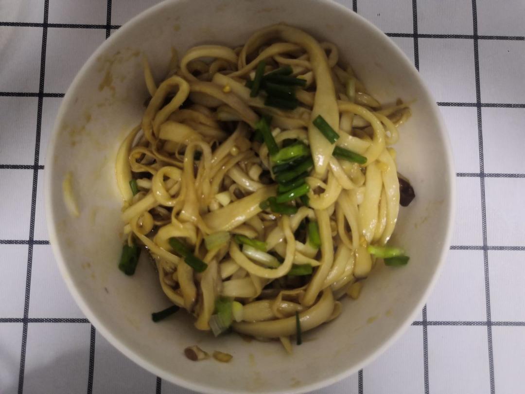 比肉还好吃的【手撕凉拌杏鲍菇】，上桌扫光光
