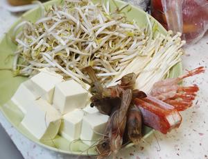 韩式海鲜汤的做法 步骤2
