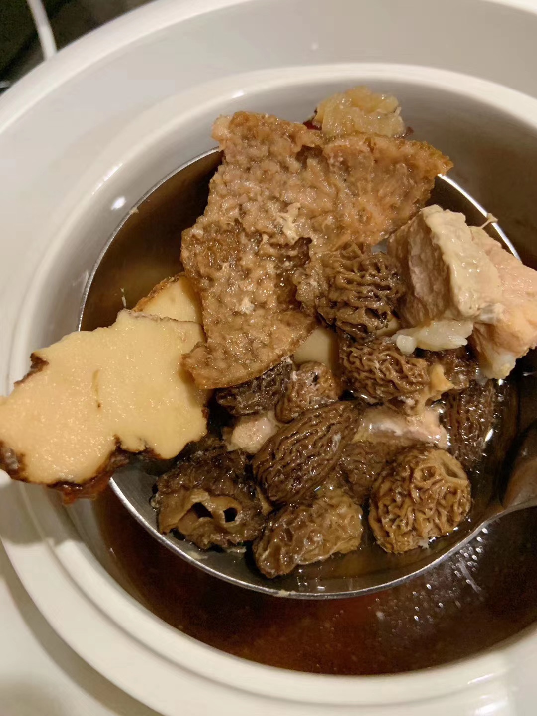羊肚菌炖汤的做法