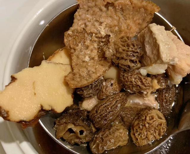 羊肚菌炖汤