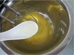 炼乳蛋黄沙拉酱的做法 步骤2