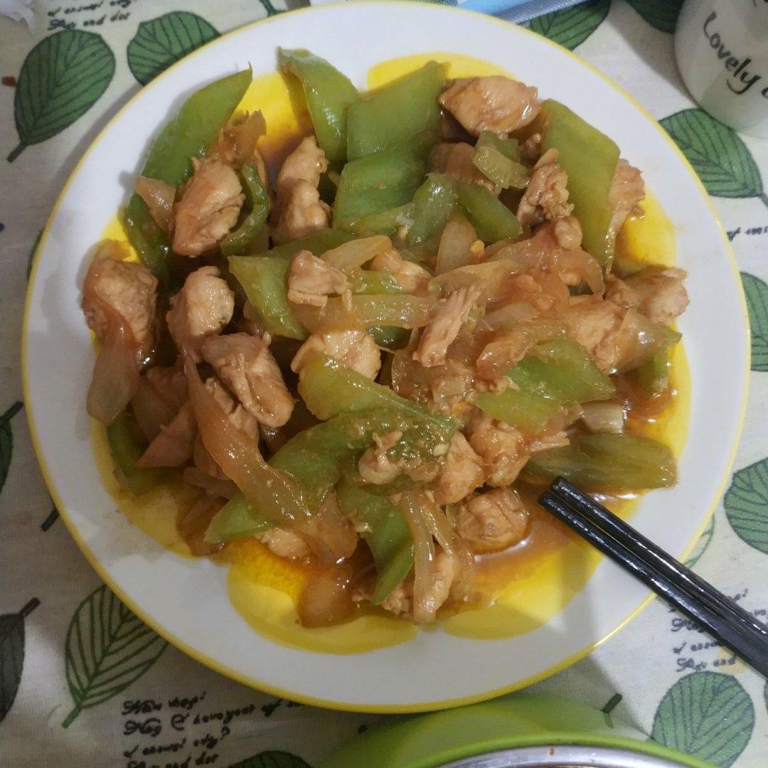洋葱炒鸡肉