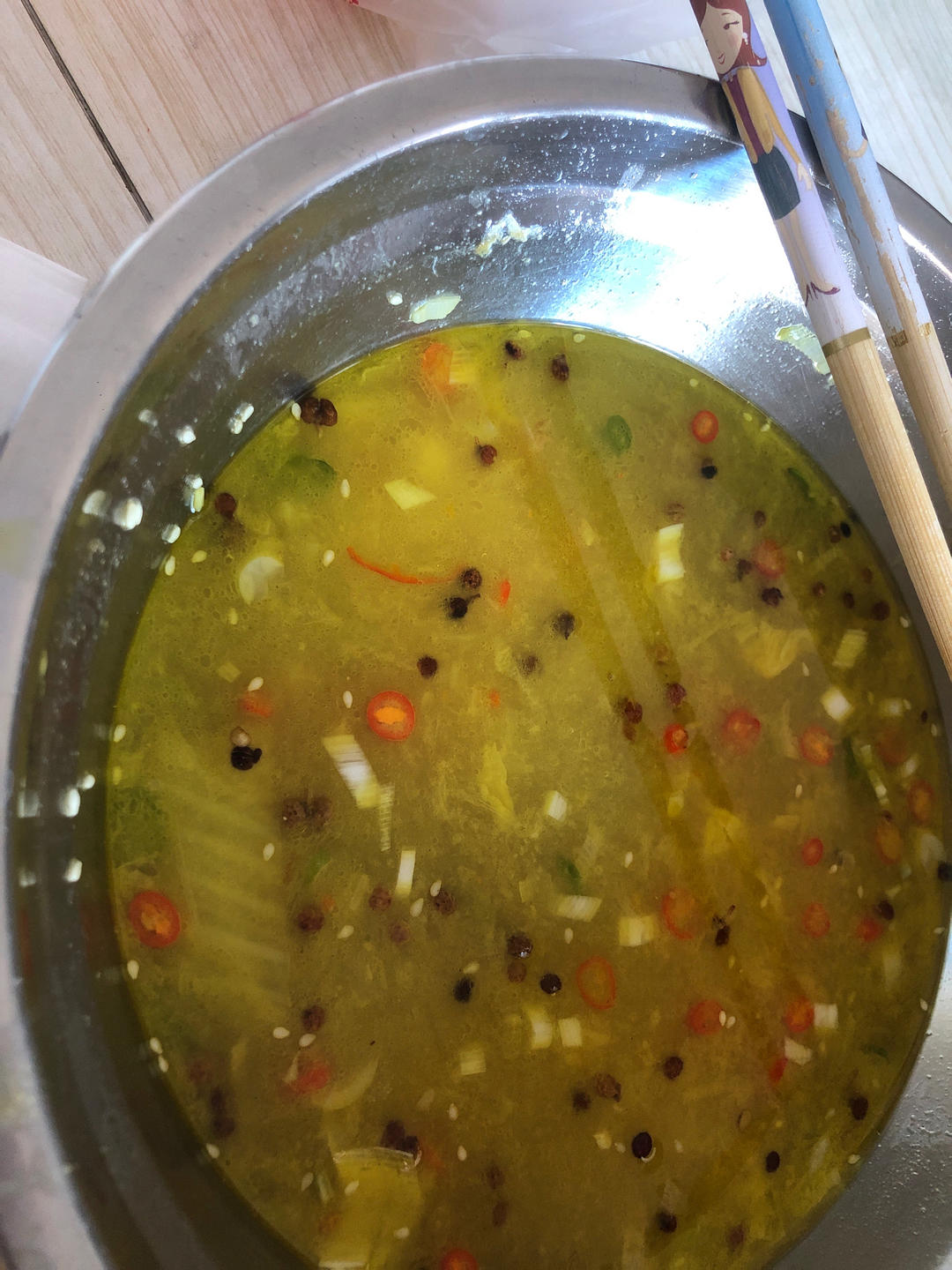 酸汤金针菇肥牛卷