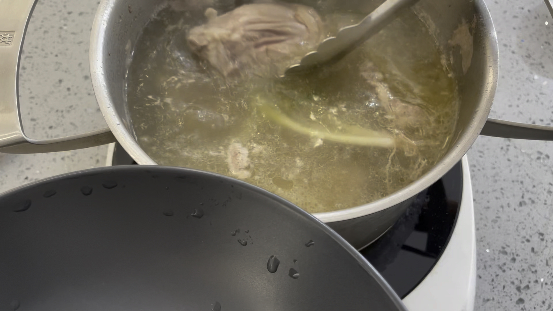 上海笋丝火腿老鸭汤 - 奶白的鲜汤是几辈人的回忆的做法 步骤5