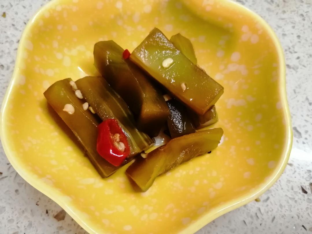 夏日必备神器！酸辣爽口的腌莴笋