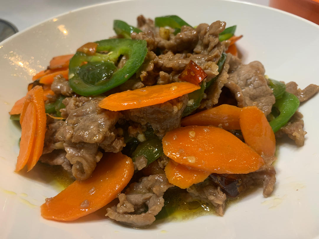 嫩炒牛肉片～～简单快手菜