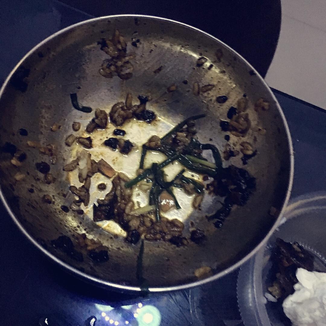 洋葱酥卤肉饭