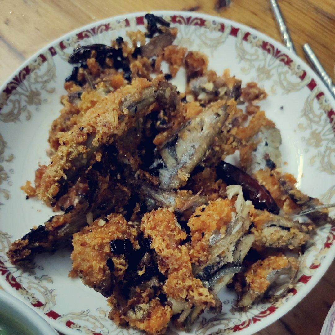 酥炸多春鱼