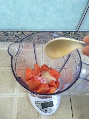 木瓜牛奶的做法 步骤2