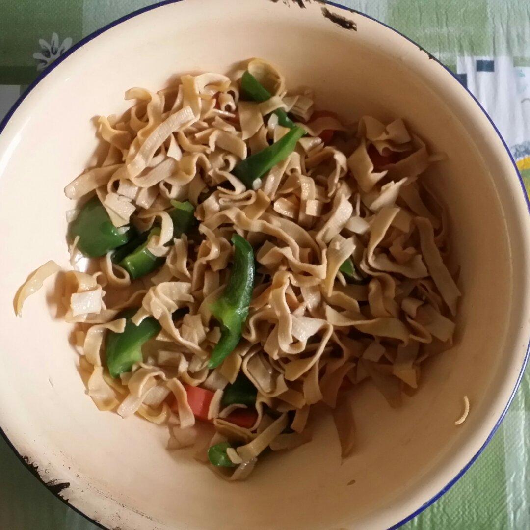青椒炒豆皮