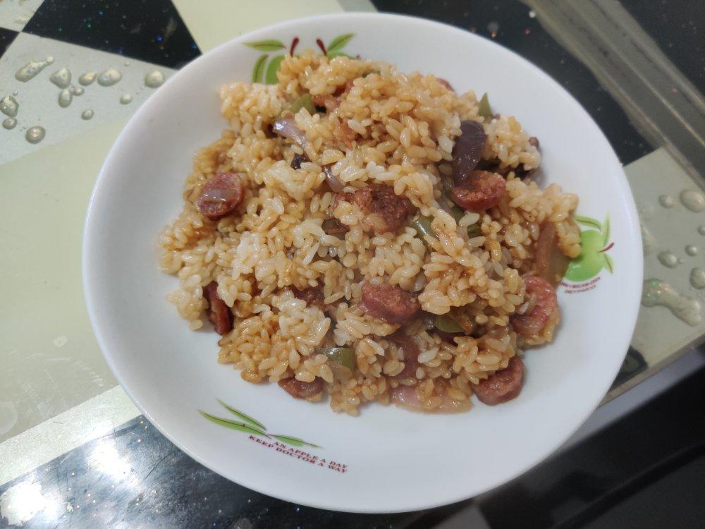 懒人必备～电饭煲腊肠焖饭