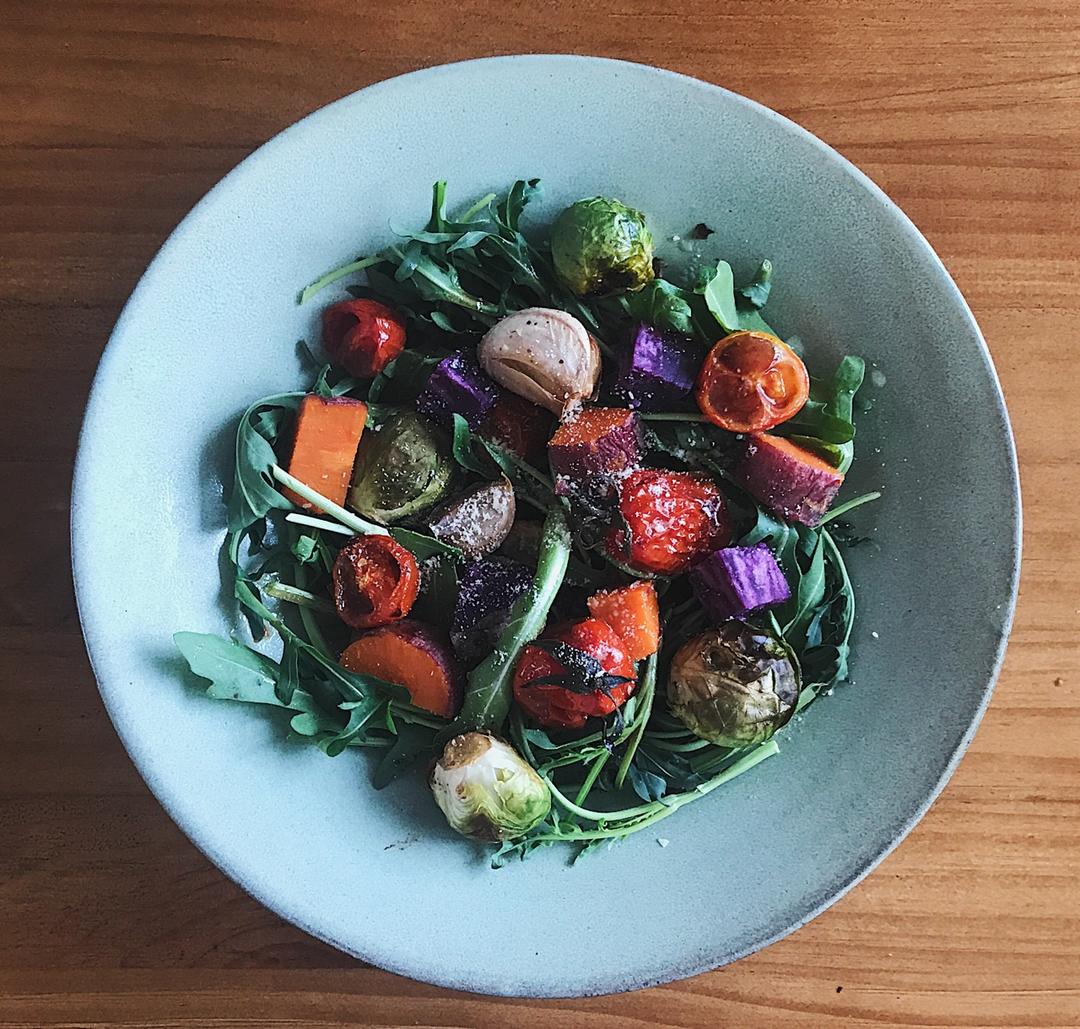 Vianne's recipes蒜香小番茄孢子甘蓝番薯沙拉