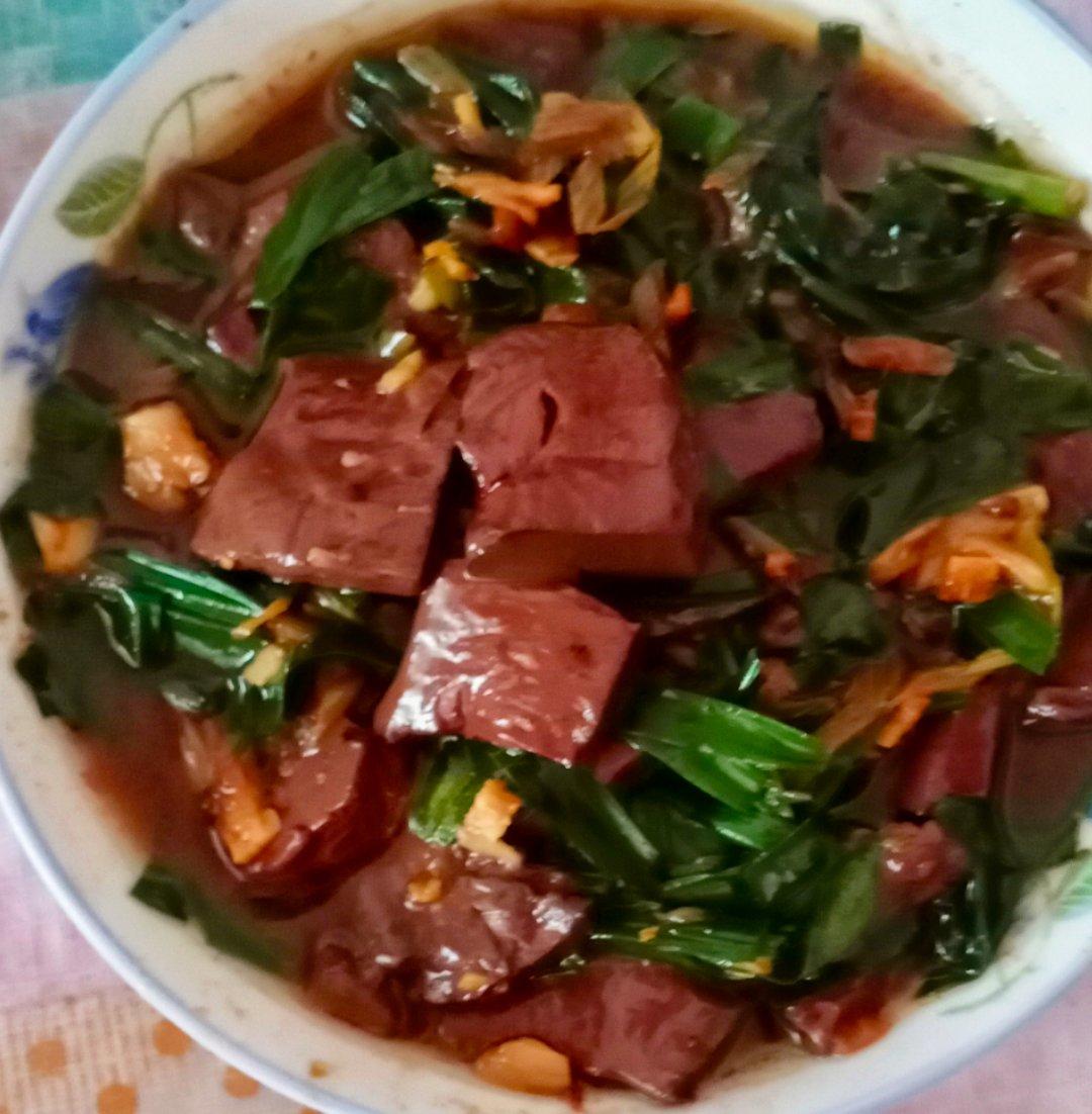 香辣韭菜炒鸭血