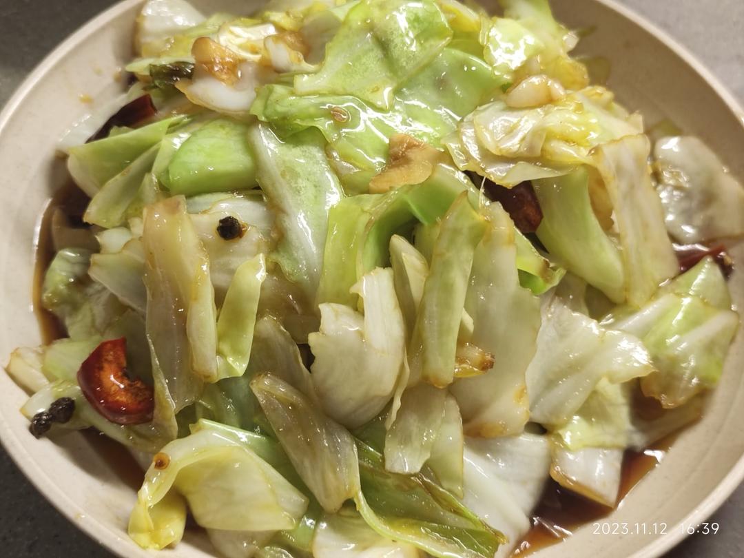 厨师长教你：“手撕包菜”的家常做法,简单又不失美味