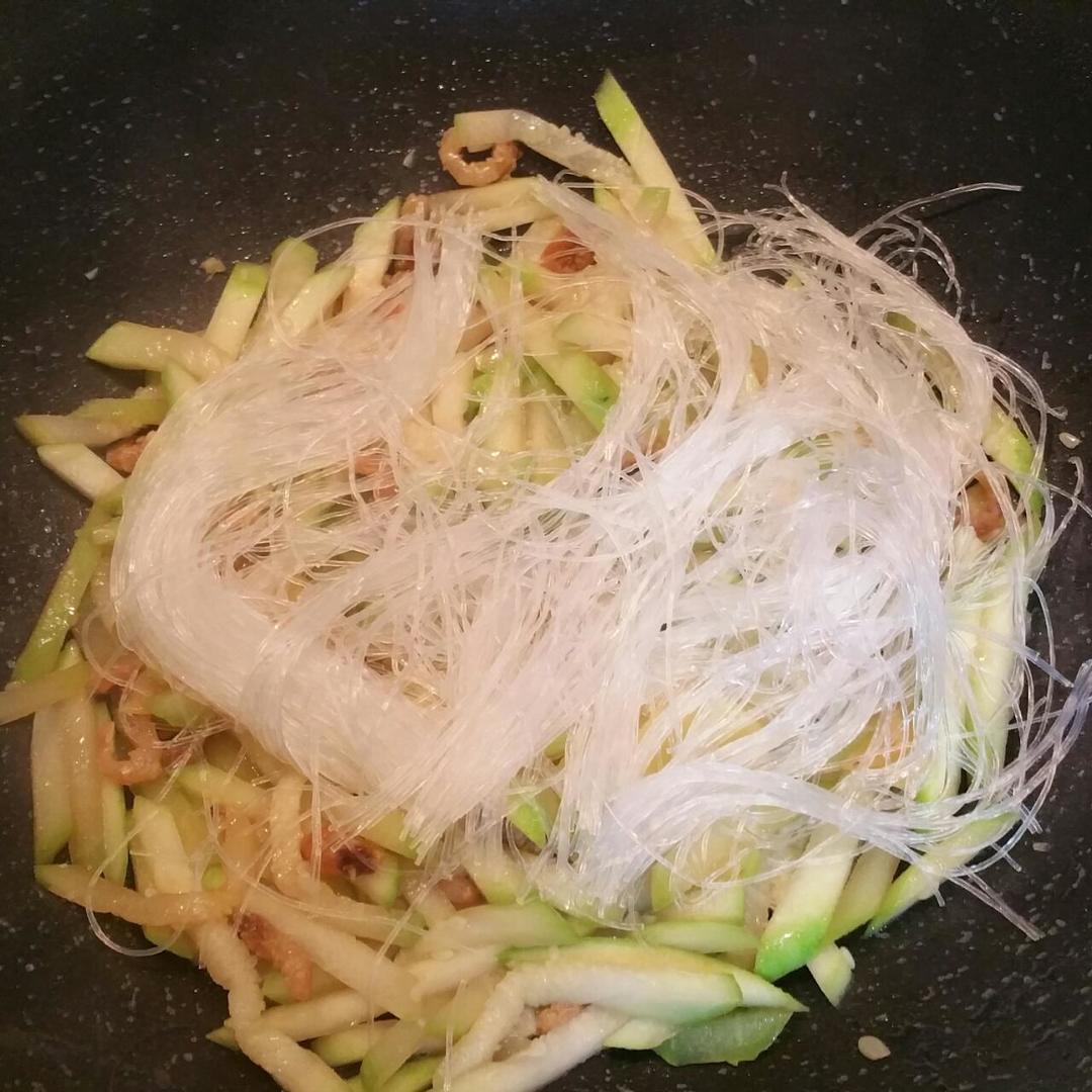 虾米粉丝炒节瓜的做法 步骤6