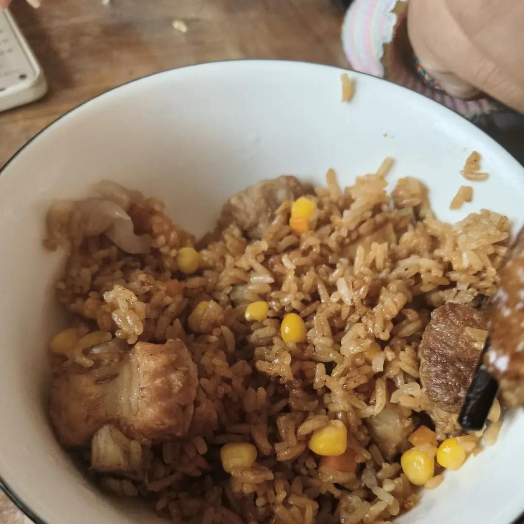 【排骨焖饭】