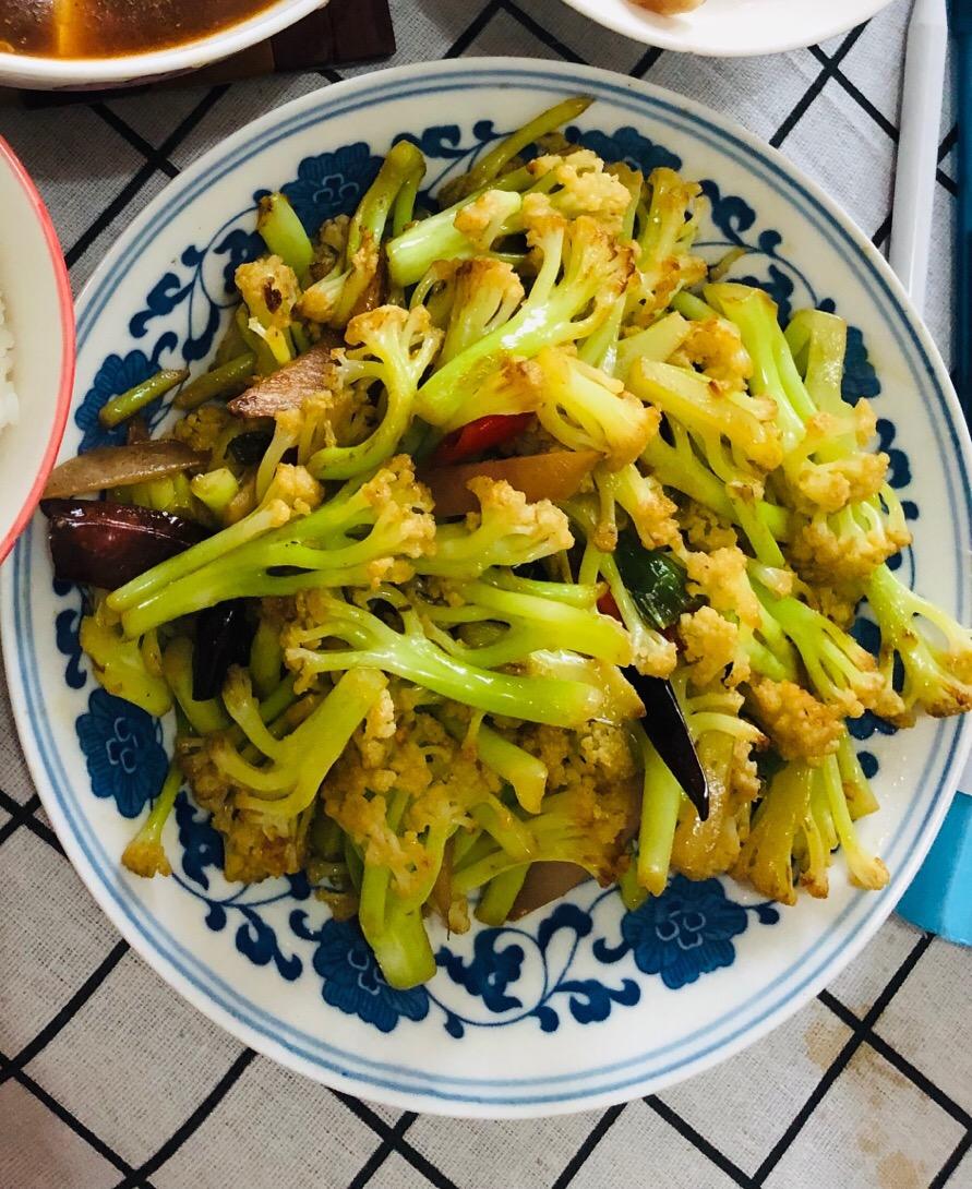 老丁的私房菜-干锅花菜