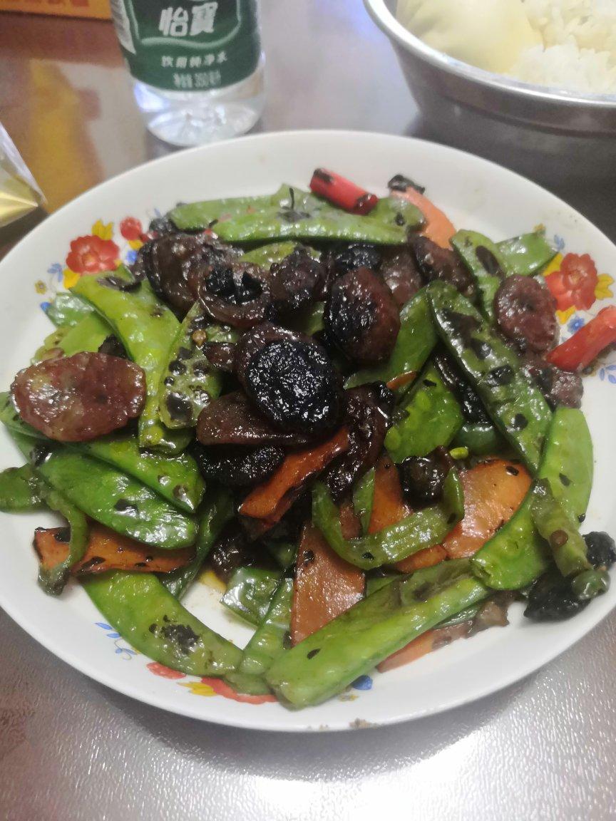 荷兰豆炒腊肠
