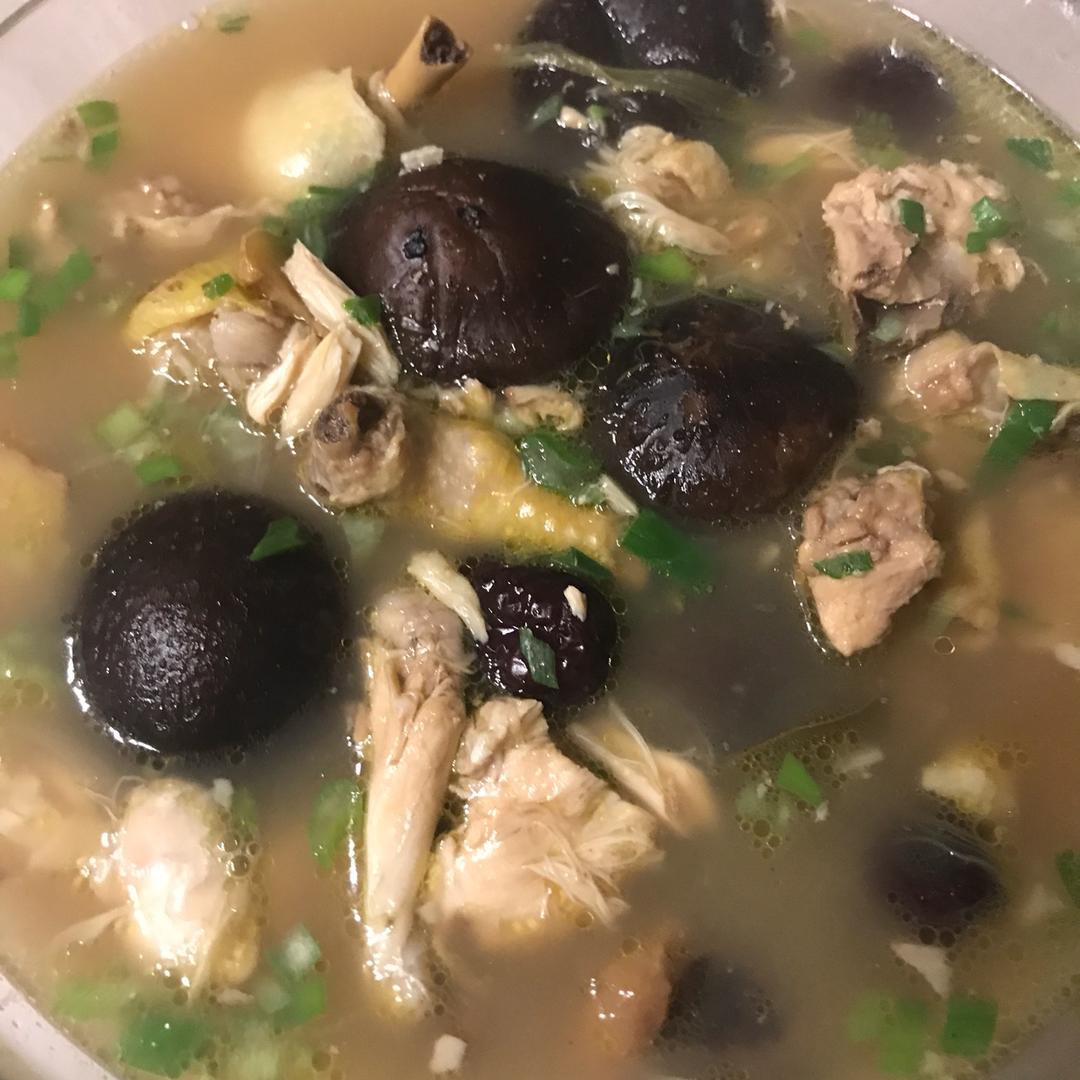 香菇炖鸡汤