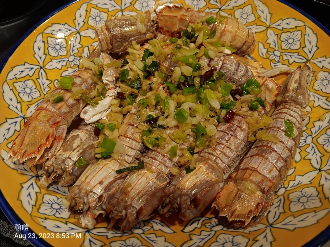 无油炸版的椒盐皮皮虾和巧拨虾壳的方法