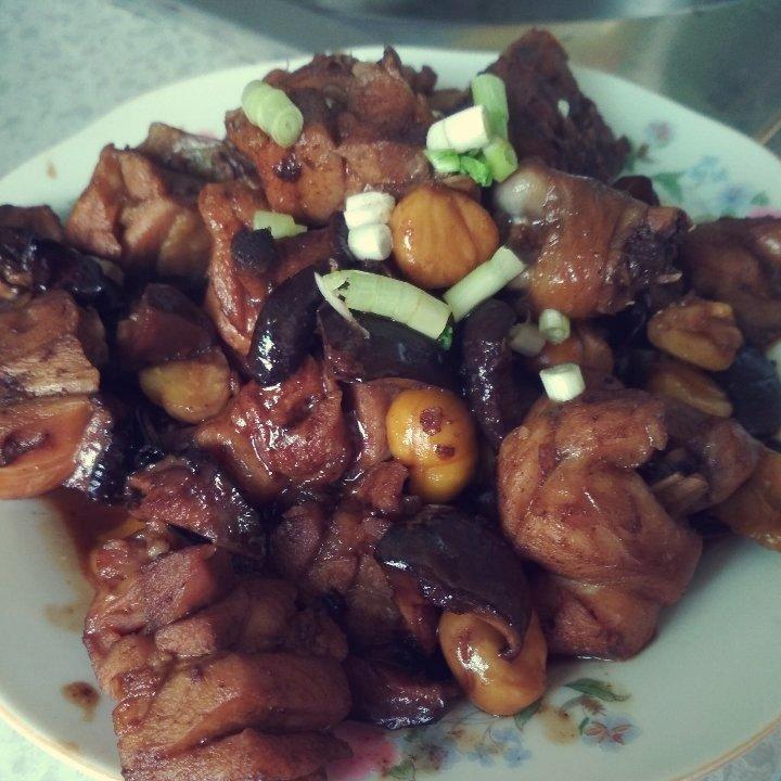 香菇板栗焖鸡