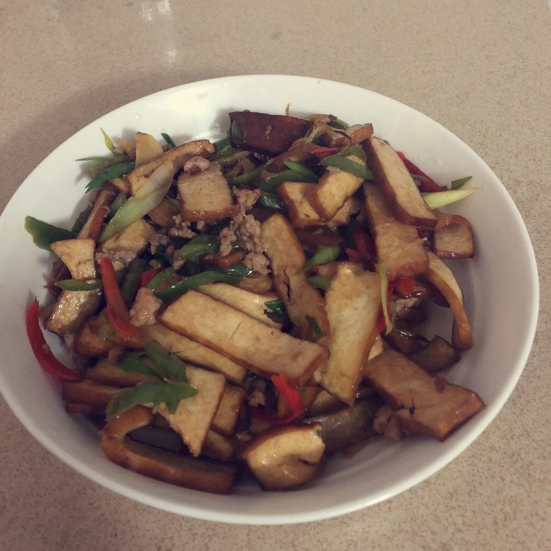 青椒香干炒肉
