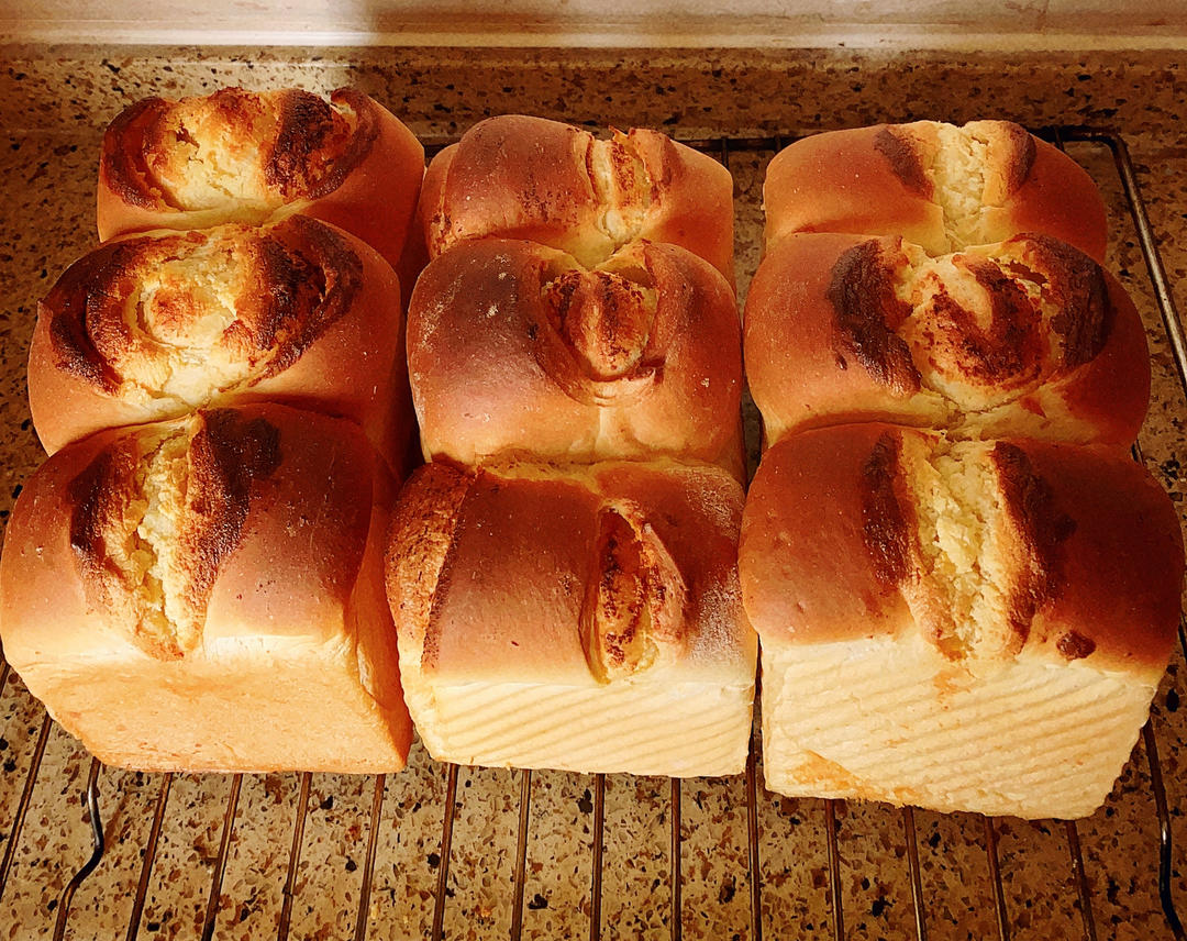 我认为最好吃的吐司🍞重磅奶油奶酪吐司（内含奶油奶酪馅料制作方法）