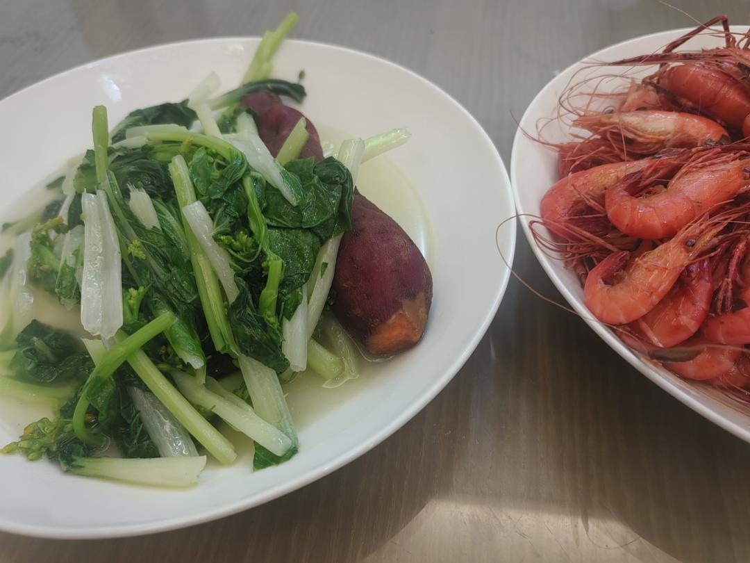 胡萝卜鸡蛋全麦三明治