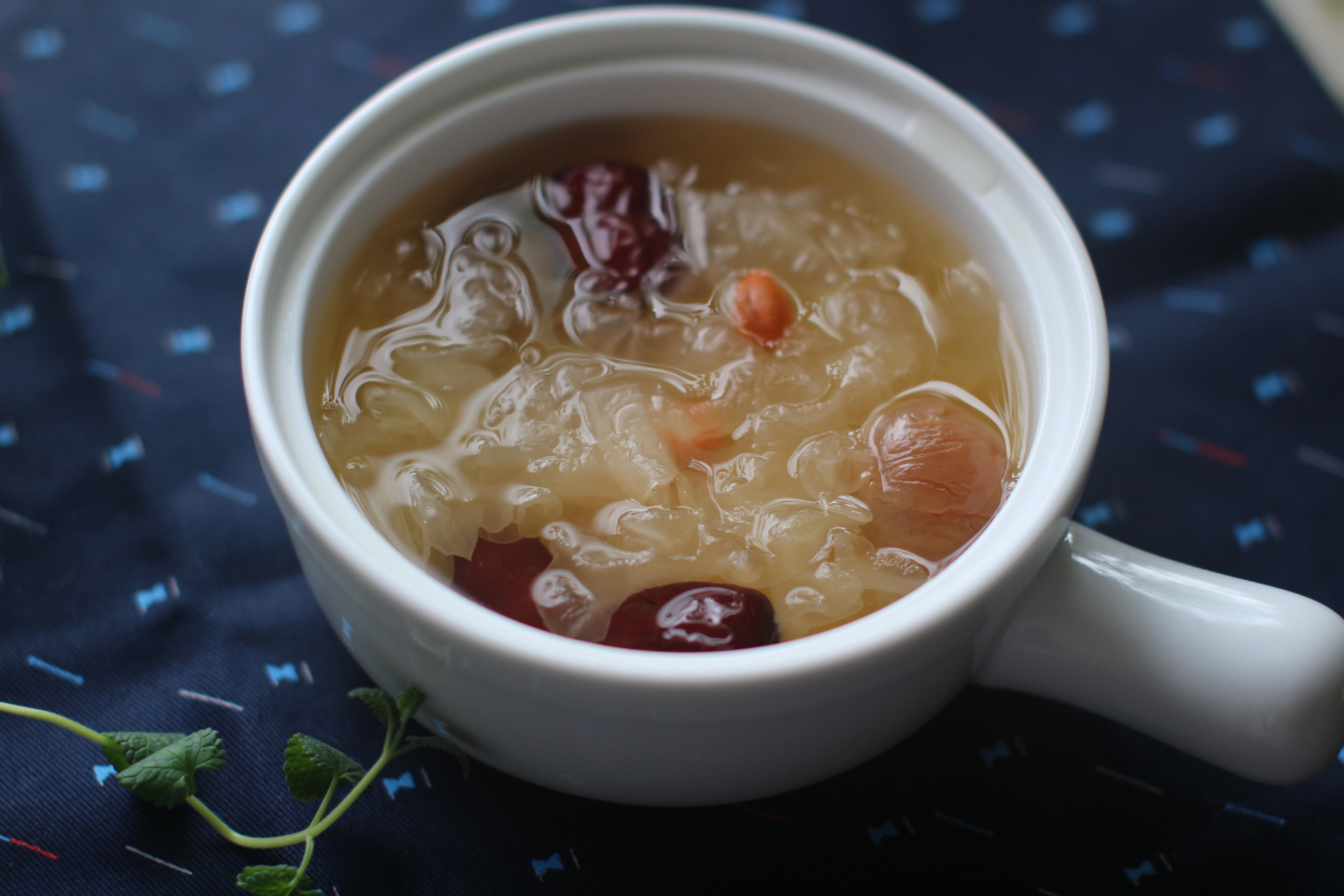 红枣银耳莲子羹