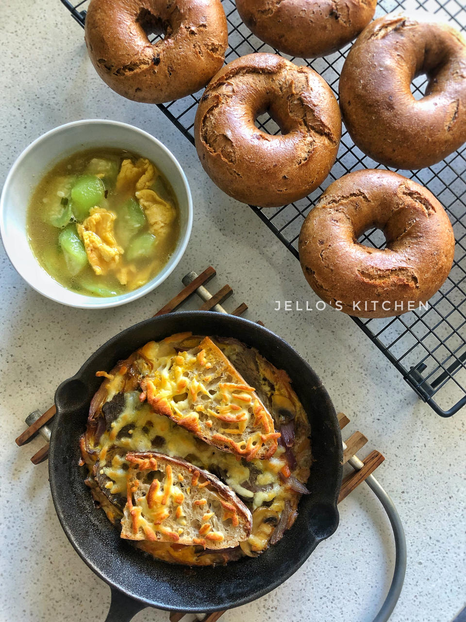 焦香洋葱口蘑蛋焗欧包【健康一锅端】