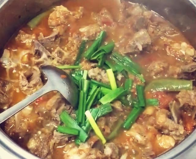 香辣排骨火锅的做法