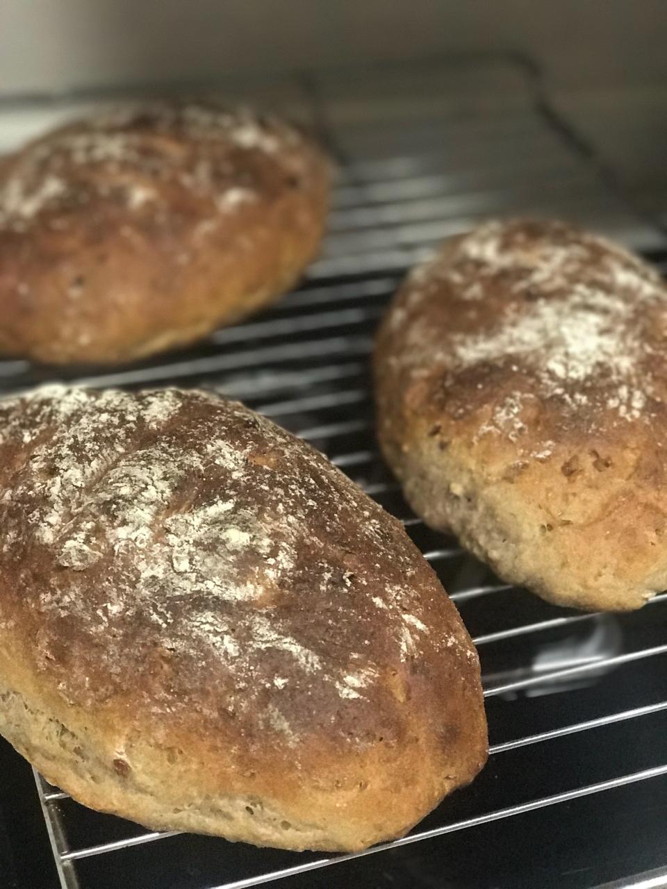 全麦蔓越莓核桃软欧包