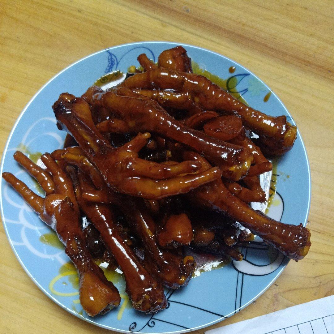 好吃到手指都吃掉的卤鸡爪