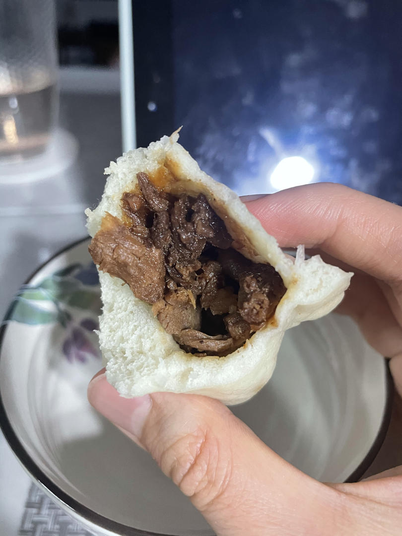卤肉包