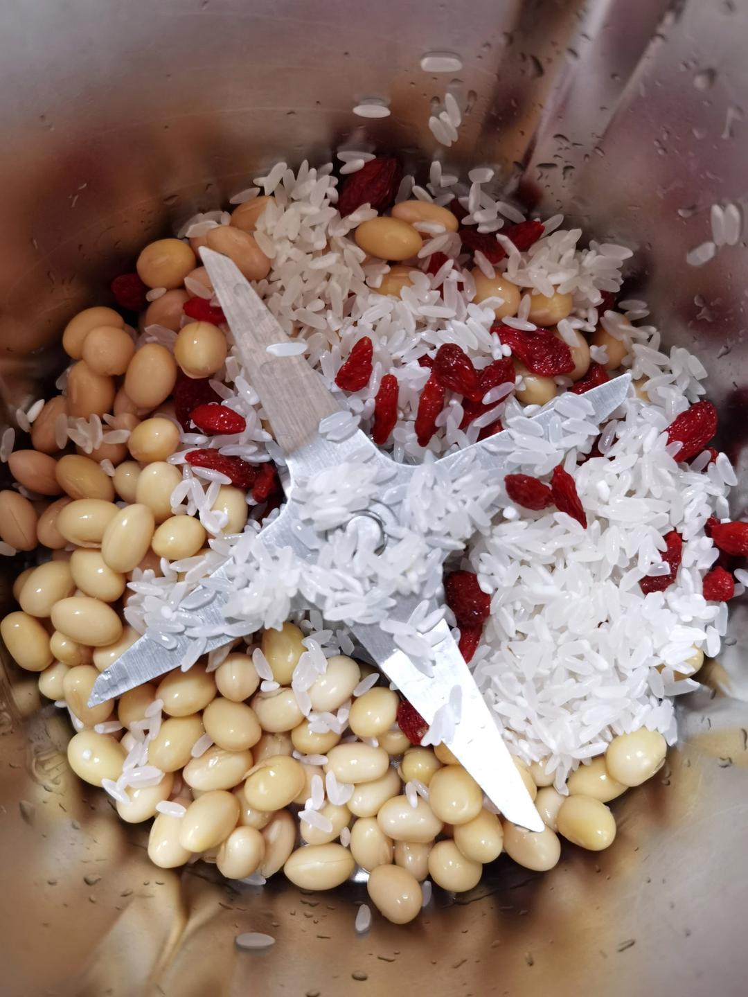 菠萝西米露【4月北鼎养生壶食谱】