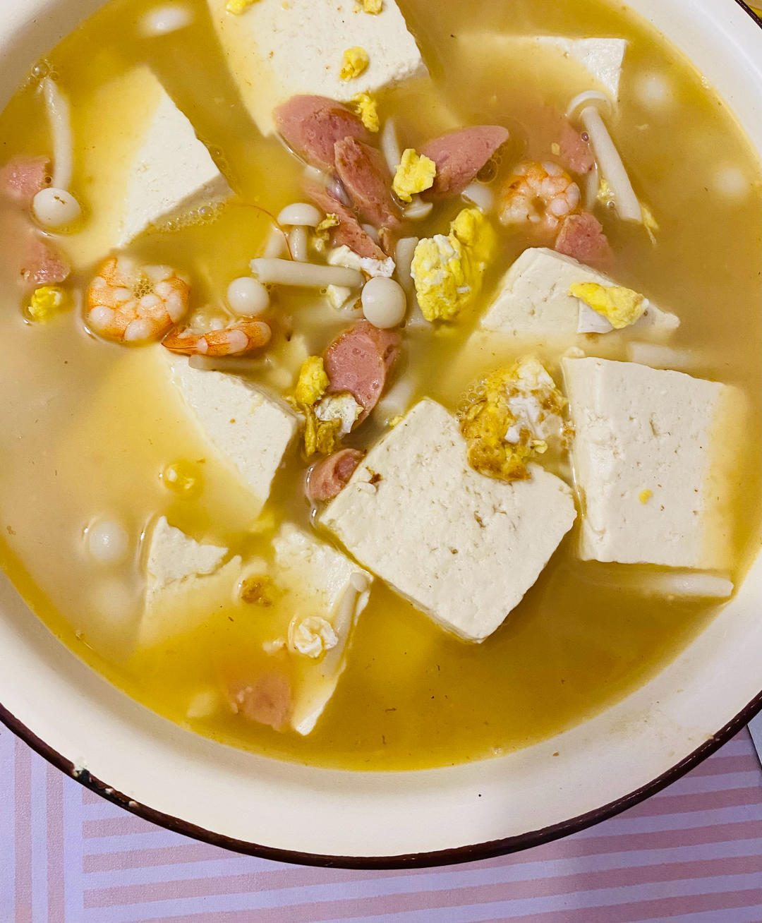 鲜虾菌菇豆腐汤