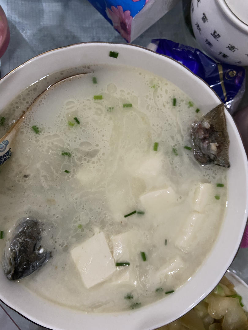 奶白鲫鱼豆腐汤|一条鱼最后的温柔