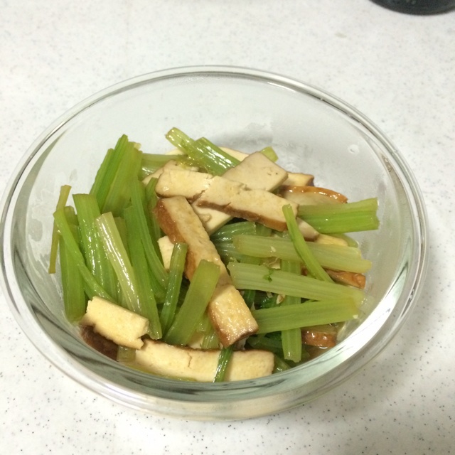 芹菜炒香干