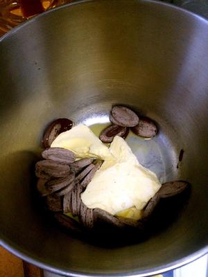 巧克力杯子蛋糕（此方来源于CHEFMADE学厨）的做法 步骤1