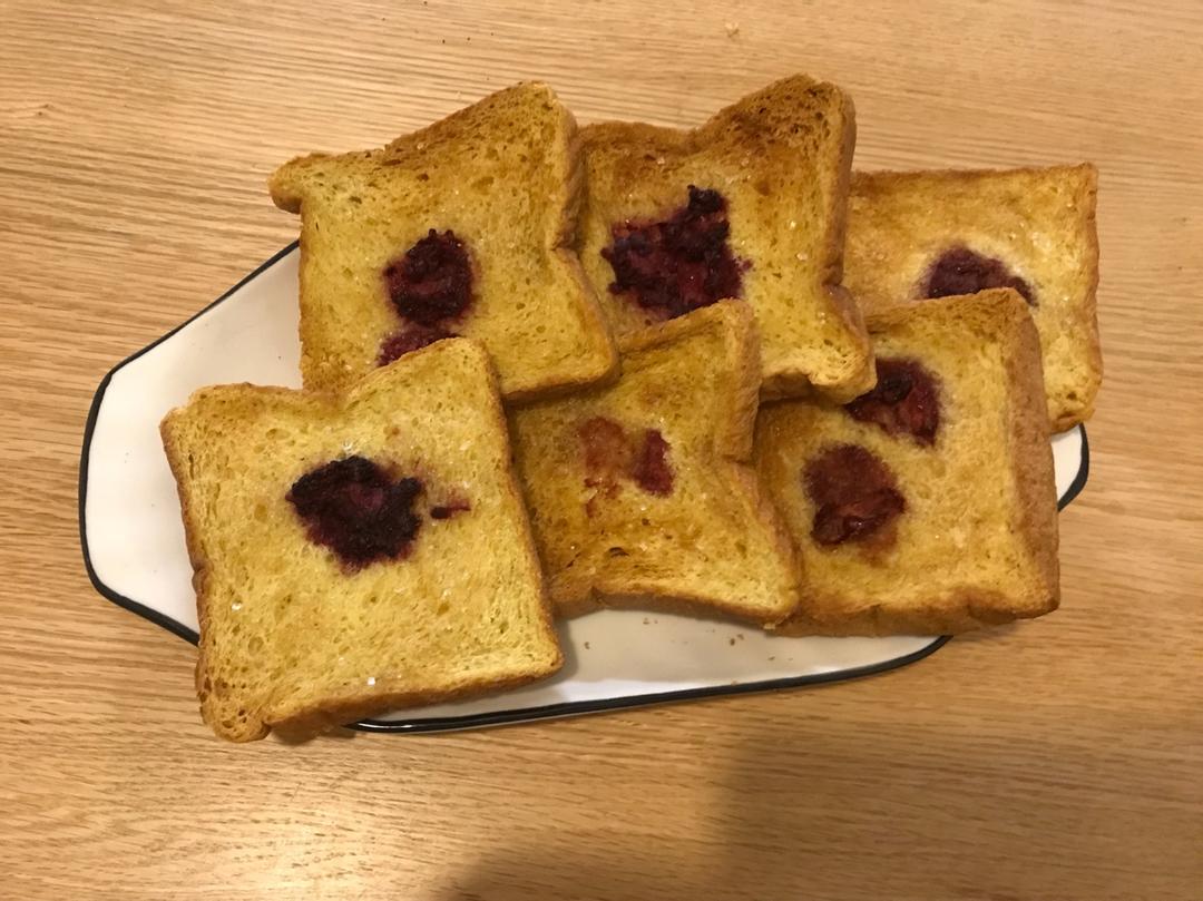 秒杀烧烤店!!幸福感爆棚的【烤面包片】夹心吐司的超神仙吃法！！！