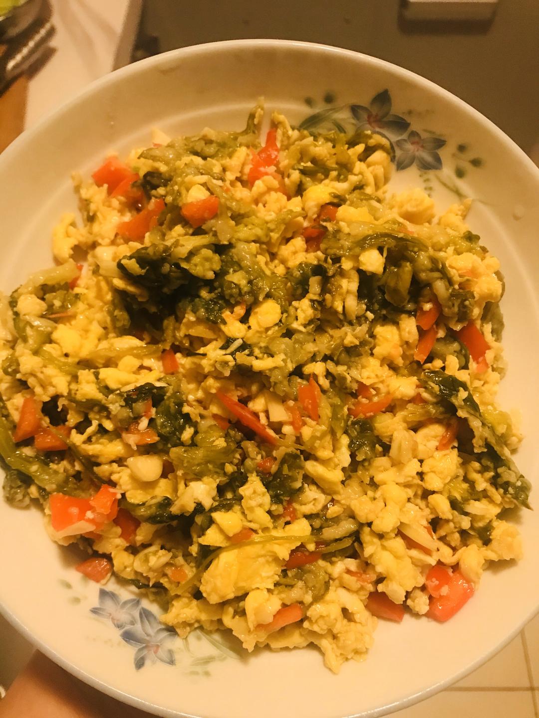 减脂菜•蒸芹菜叶炒鸡蛋的做法