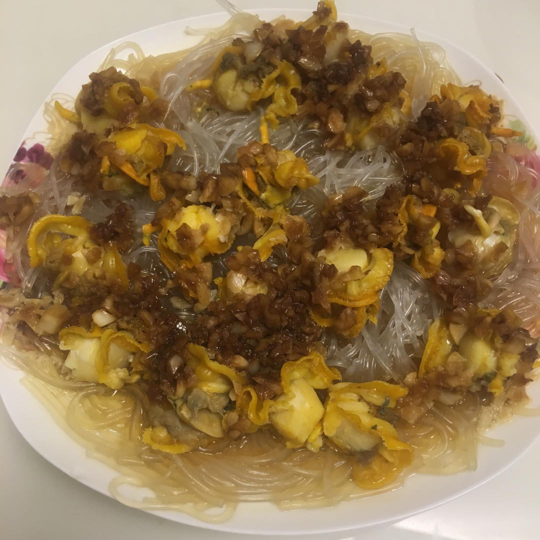 扇贝蒸粉丝家庭版，非常好吃，秒杀所有饭馆