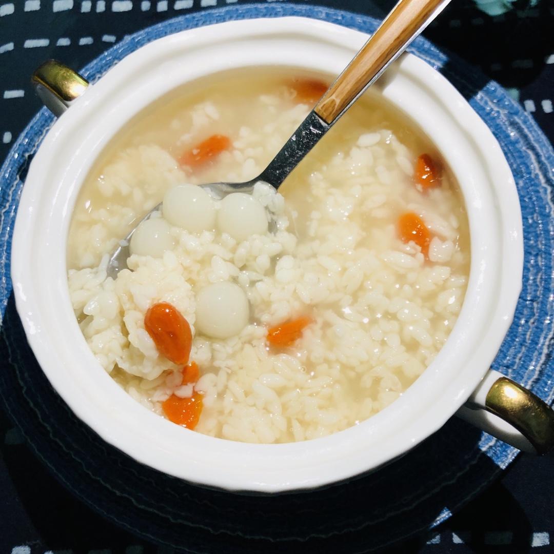 如何快速搓小汤圆且汤圆堆放在一起相互之间不粘连？