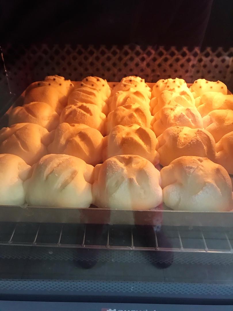 软到没朋友的牛奶小餐包