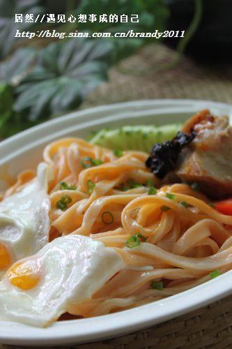 红萝卜夏日捞面的做法