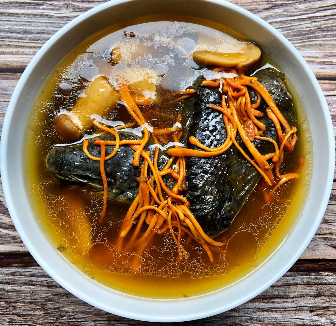 虫草花乌鸡汤