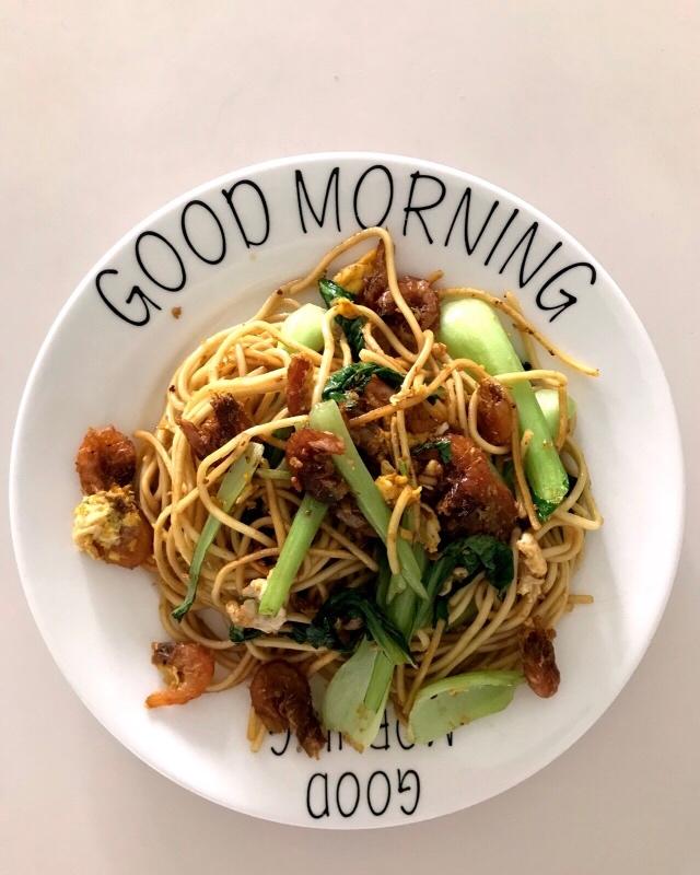少油条条分明的炒面