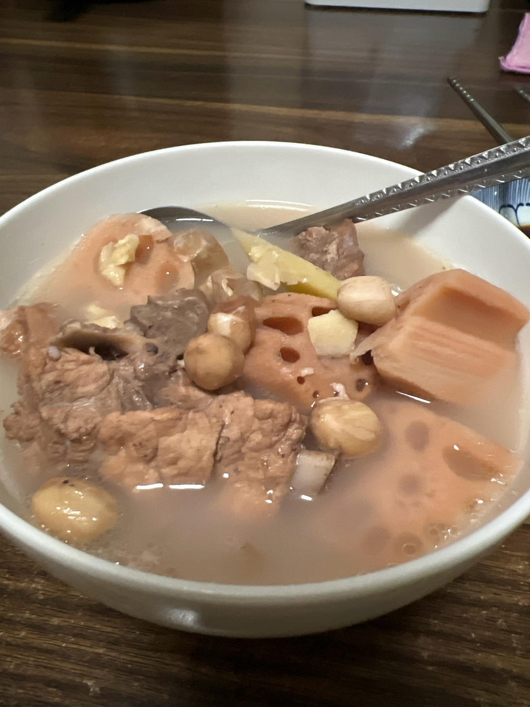 花生莲藕排骨汤