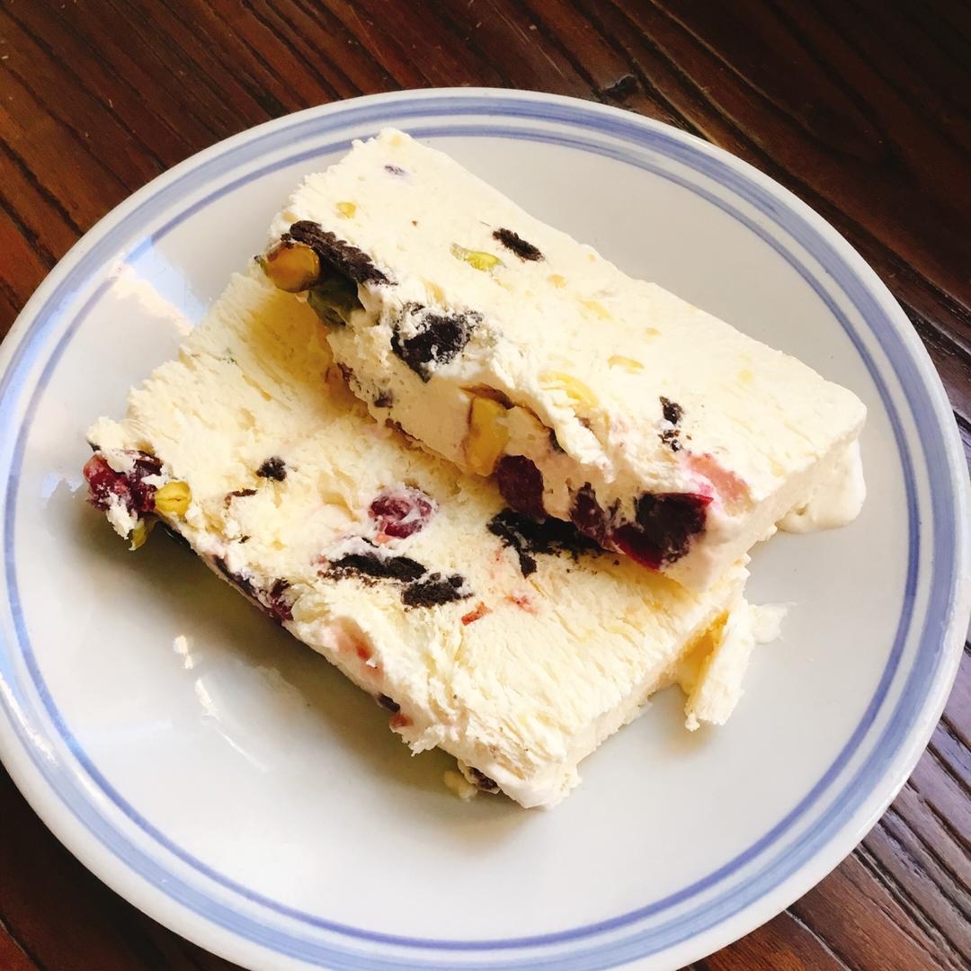 黑莓开心果Semifreddo<Blackberry & Pistachio>