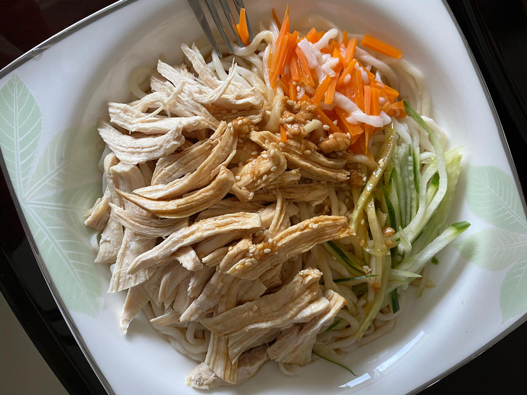 鸡丝凉面